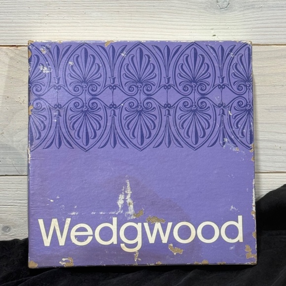 Vtg Wedgwood Jasper Sage Green Mother Plate 1972 With Pamphlet Made In England - Picture 8 of 8